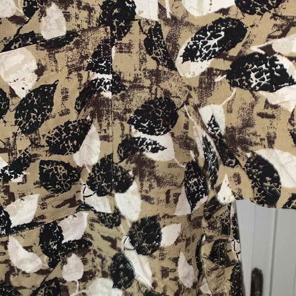 Metro concepts short sleeves shirt bottoms down, size XXL. - Picture 4 of 7